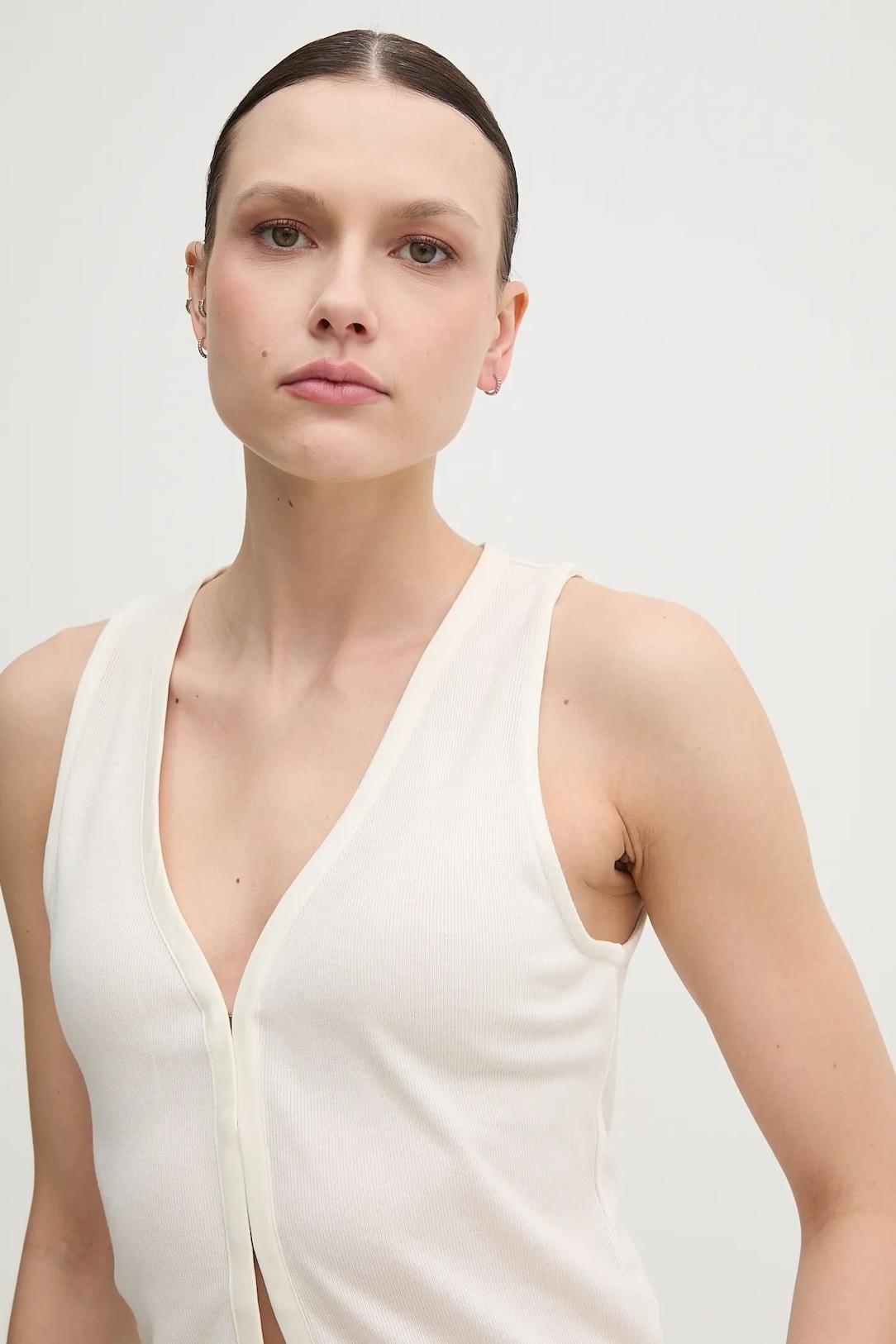 Calvin Klein Liyosel Beyaz Kadın Kolsuz Hırka - J20J225316YAS