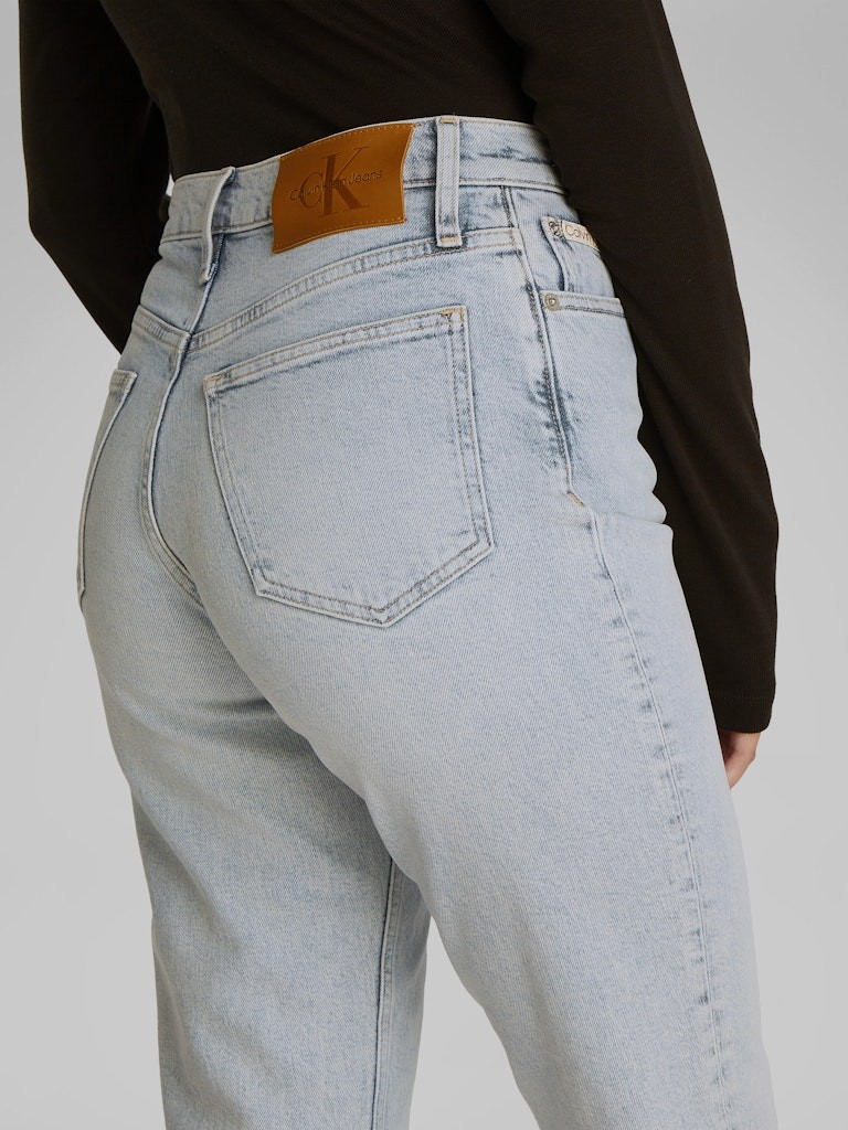 Calvin Klein Denim Mavi Kadın Tapered Mom Jean Pantolon - J20J2251391AA
