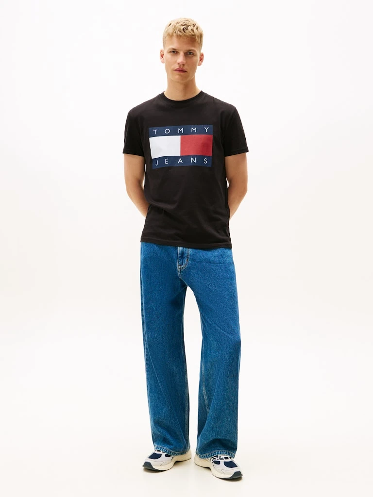 Tommy Hilfiger Erkek Siyah Pamuk O Yaka Bayraklı T-Shirt