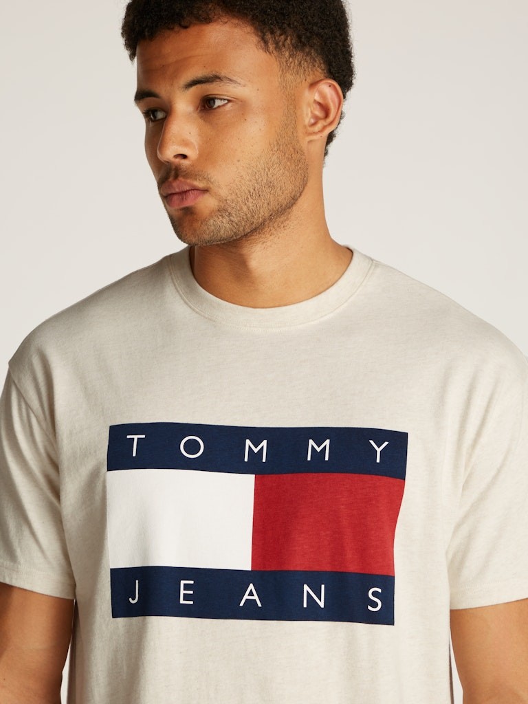 Tommy Jeans Erkek Logo Detaylı Beyaz T-Shirt - DM0DM20345AE3