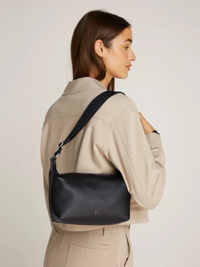 Calvin Klein Logolu Ayarlanabilir Askılı Siyah Kadın Çanta