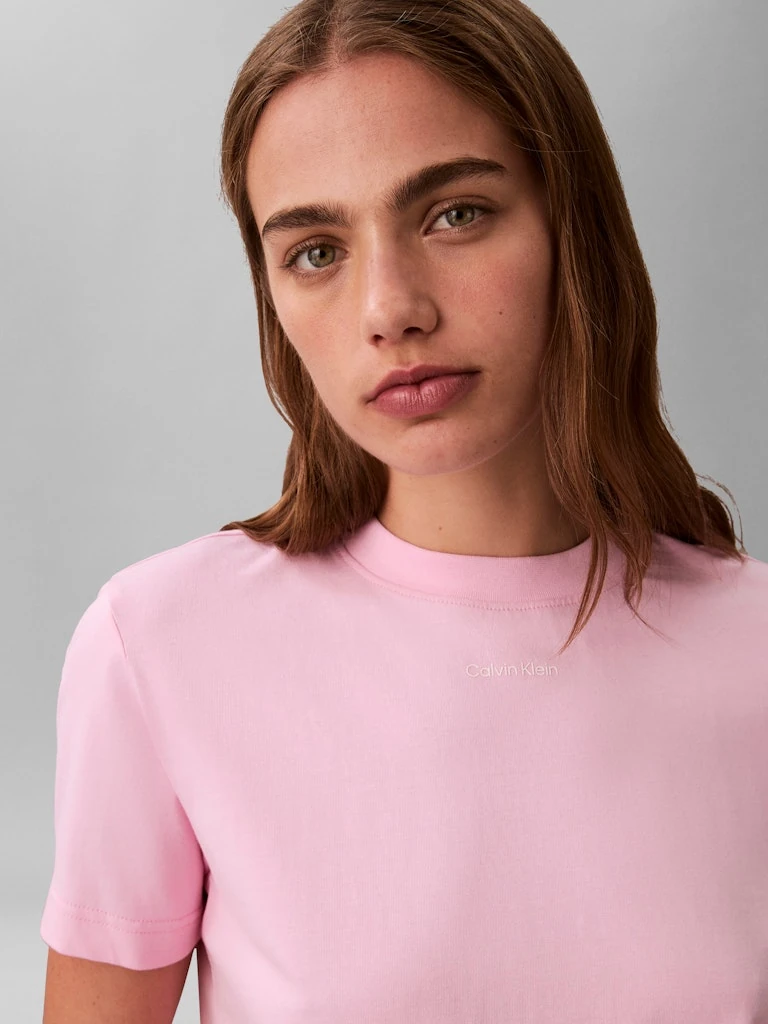 Calvin Klein Kadın Pempe Pamuk O Yaka Kısa Kolu T-Shirt