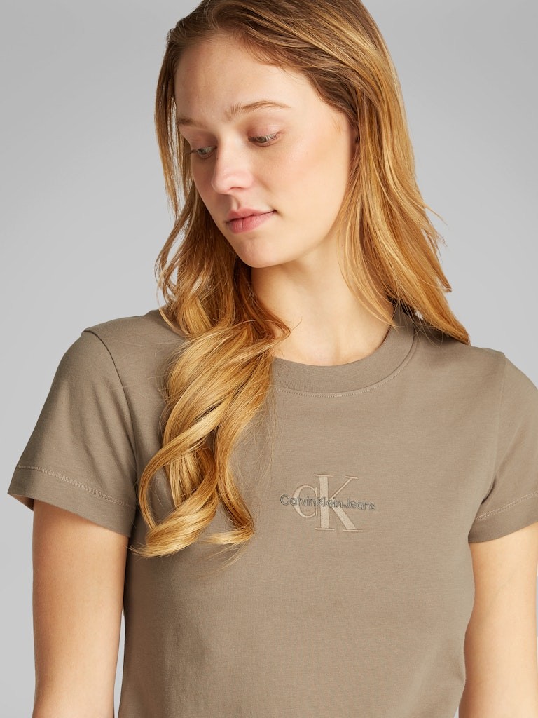 Calvin Klein Rejeneratif Pamuk Vizon Kadın Kısa Kollu T-Shirt - J20J223563PFW