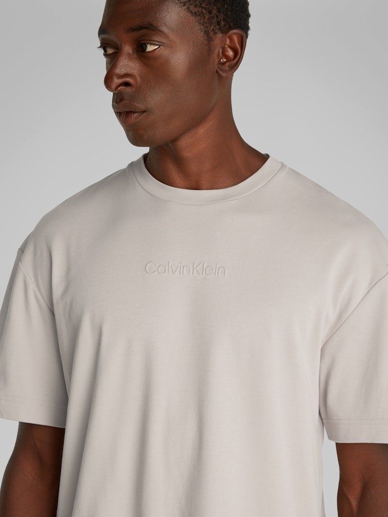 Calvin Klein Rejeneratif Pamuk Gri Erkek Kısa Kollu T-Shirt - K10K114167PBQ
