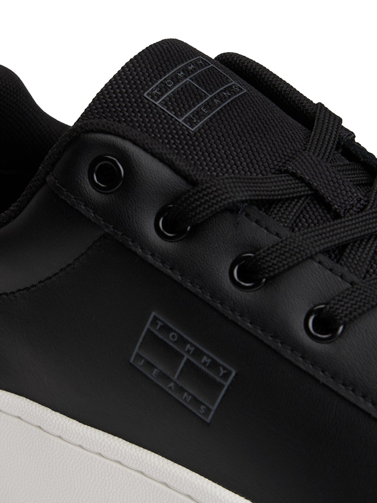 Tommy Hilfiger Kadın Siyah Kısa Taban Flatform Sneakers