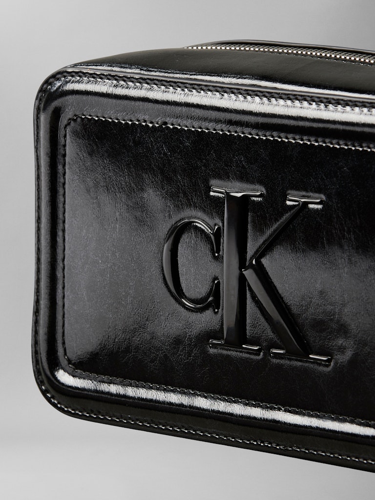 Calvin Klein Kadın Siyah Çapraz Omuz Çantası