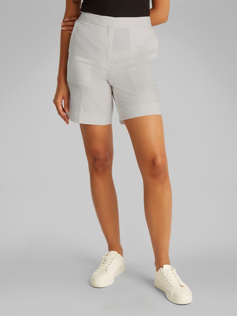 Calvin Klein Liyosel Bej Kadın Uzun Şort - K20K208380ADA