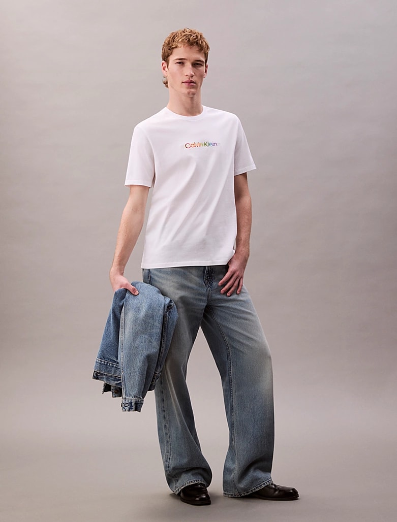 Calvin Klein Beyaz Erkek Gökkuşağı Logolu T-shirt