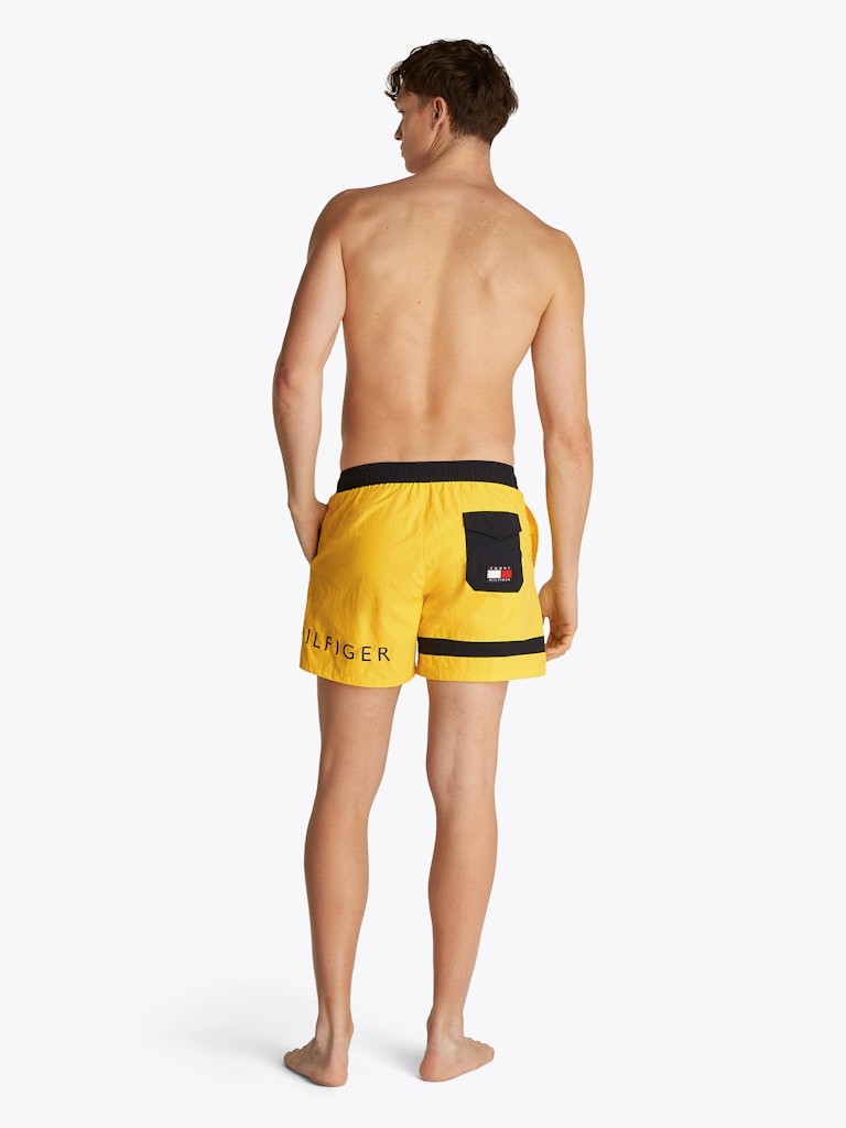 Tommy Hilfiger Sarı Erkek Deniz Şortu - UM0UM03541ZGY