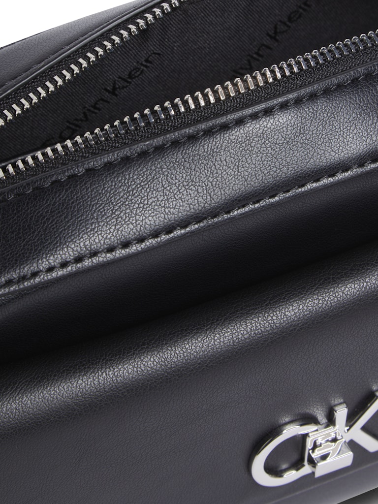 Calvin Klein Kadın Siyah Omuz Çantası 