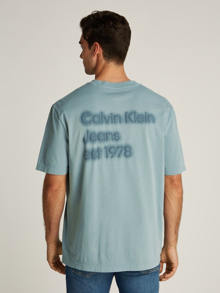Calvin Klein Rejeneratif Pamuk Gri Erkek Kısa Kollu T-Shirt - J30J327078PC2