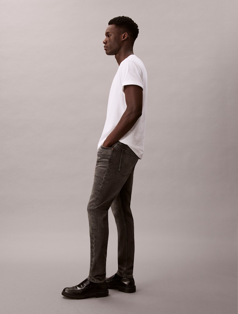 Calvin Klein Erkek Gri Dar Kesim Taper Jean Pantolon