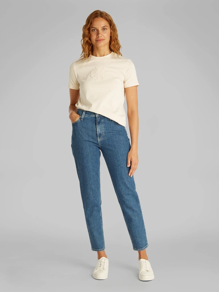 Calvin Klein Rejeneratif Pamuk Bej Kadın Kısa Kollu T-Shirt