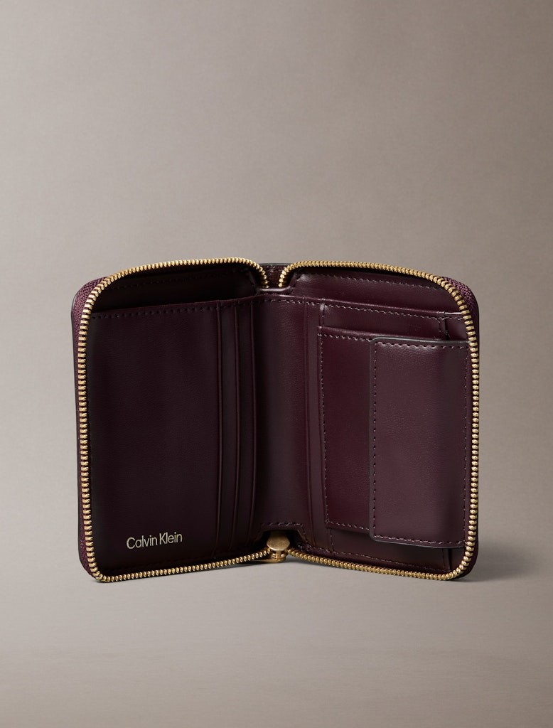 Calvin Klein Kadın Kahverengi Fermuarlı Cüzdan