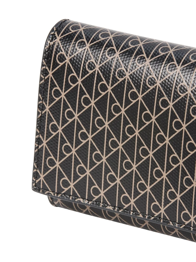 Calvin Klein Kadın Siyah 2'ye Katlanan Cüzdan