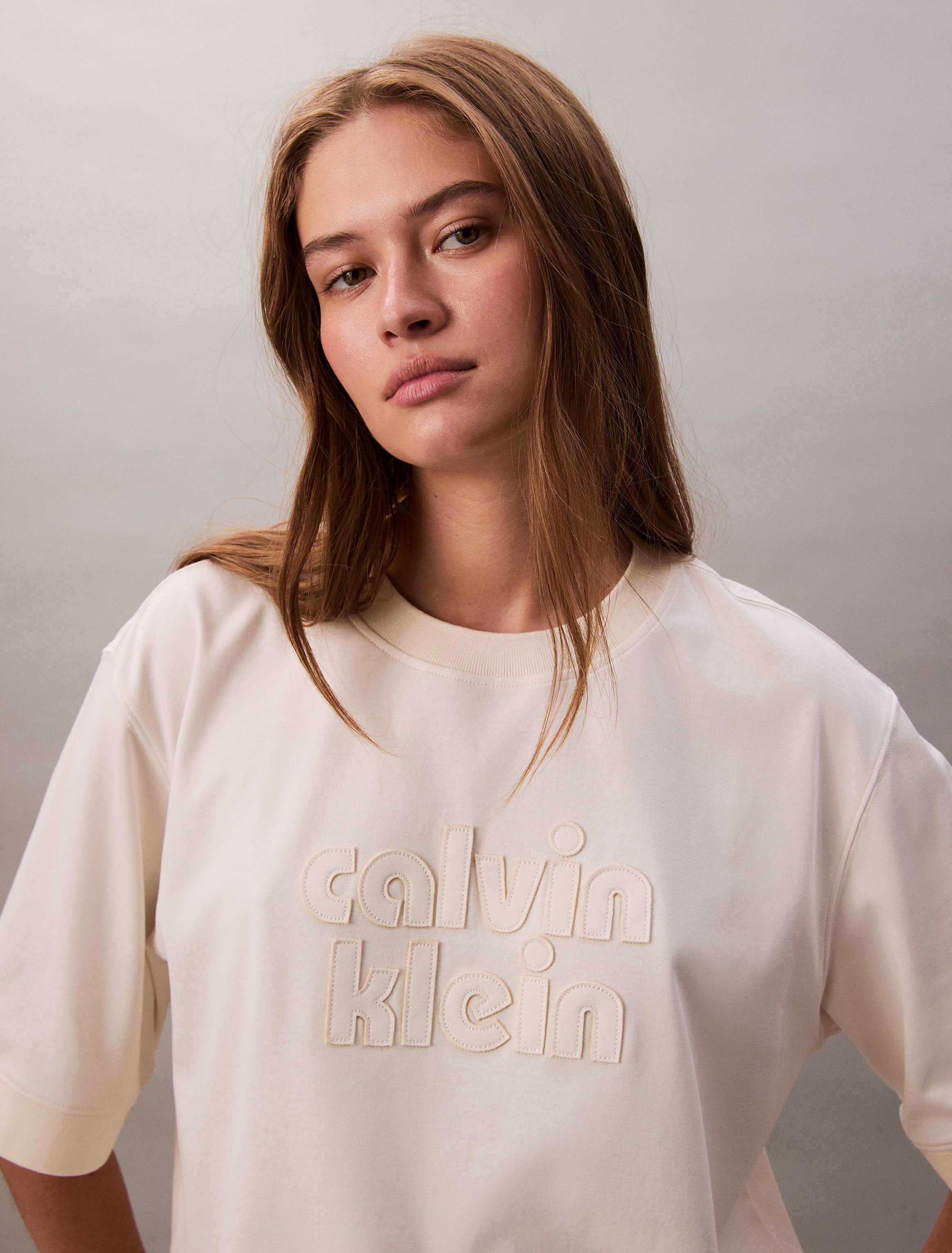 Calvin Klein Kadın Beyaz O Yaka Boyfriend T Shirt