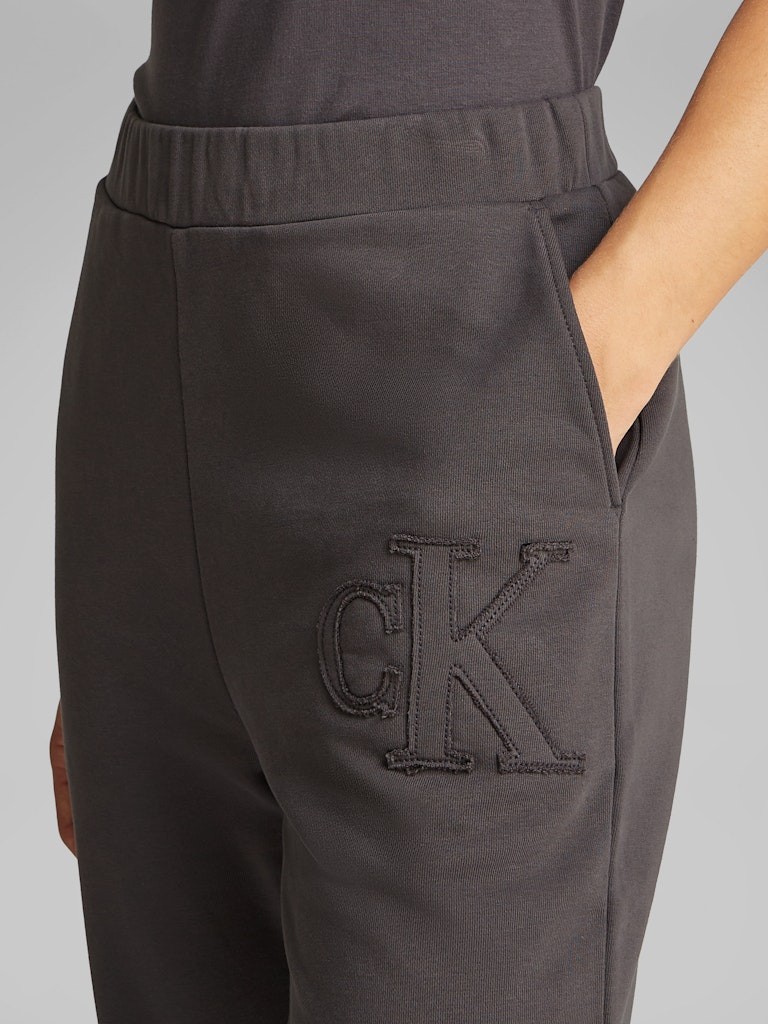 Calvin Klein Rejeneratif Pamuk Gri Kadın Lastik Paça Eşofman Altı - J20J225355PMP