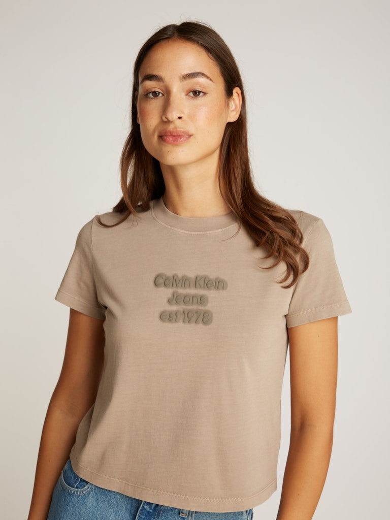 Calvin Klein Rejeneratif Pamuk Vizon Kadın Kısa Kollu T-Shirt