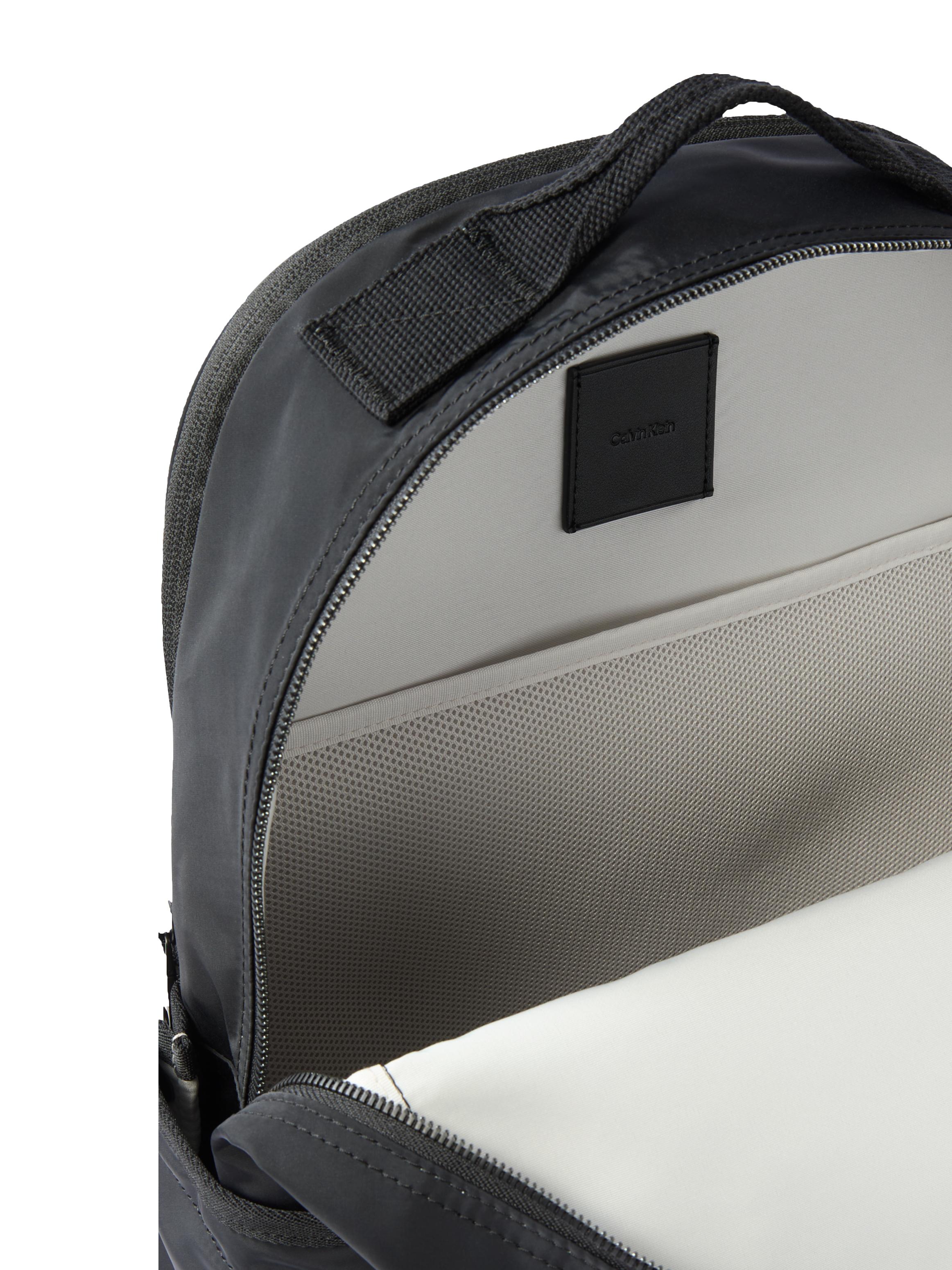 Calvin Klein Erkek Siyah Sırt Çanta - LV04G3162GUB1
