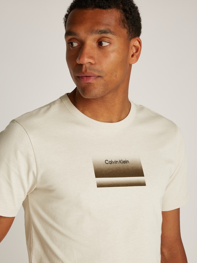 Calvin Klein Gradient Logo Erkek Bej T-Shirt - K10K113803PEA