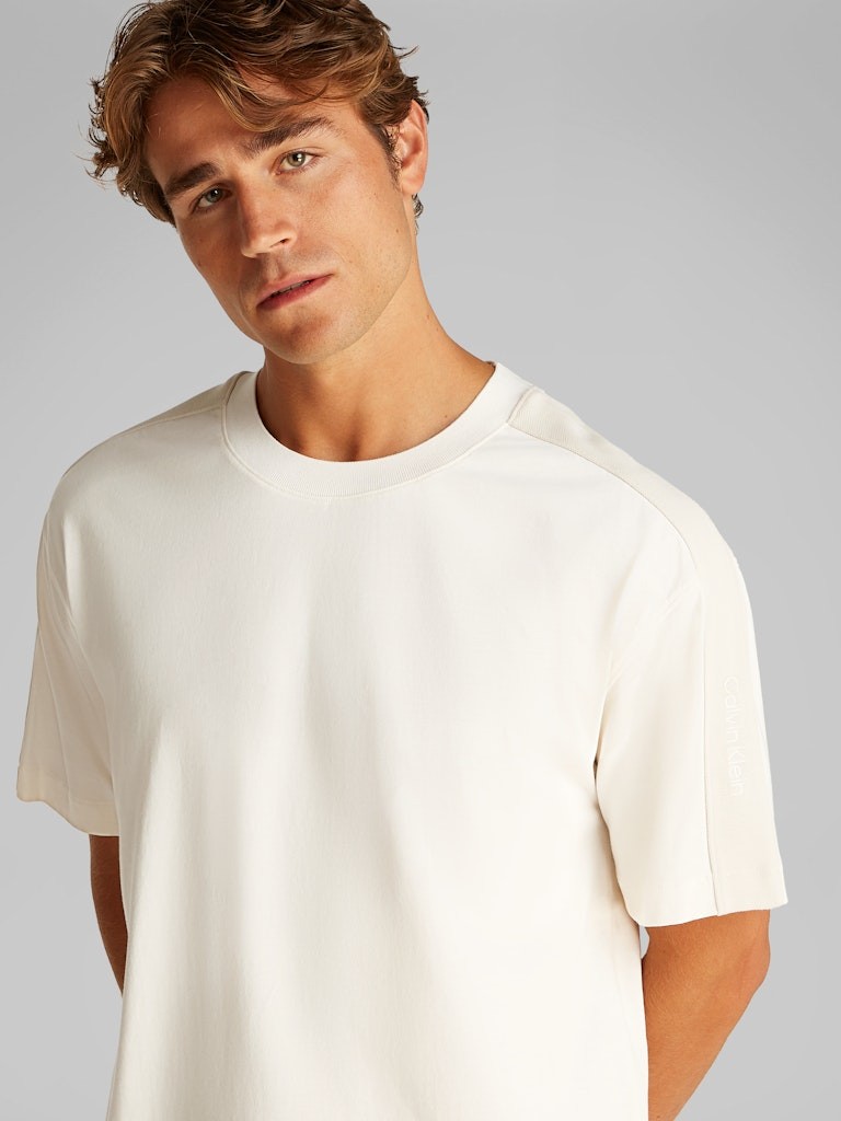 Calvin Klein Pamuk Beyaz Erkek Kısa Kollu T-Shirt - J30J327237YAS