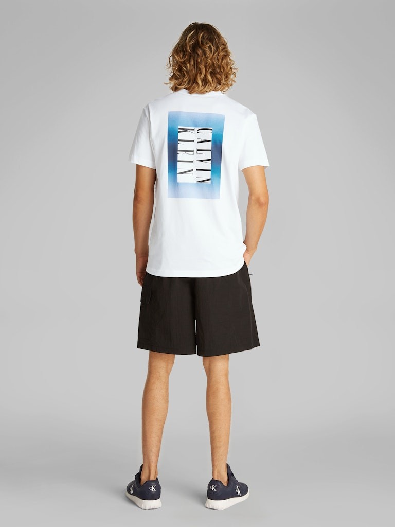 Calvin Klein Rejeneratif Pamuk Beyaz Erkek Kısa Kollu T-Shirt - J30J327478YAF