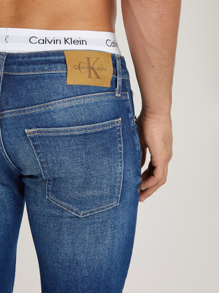 Calvin Klein Erkek Slim Fit Taşlı Denim Pantolon
