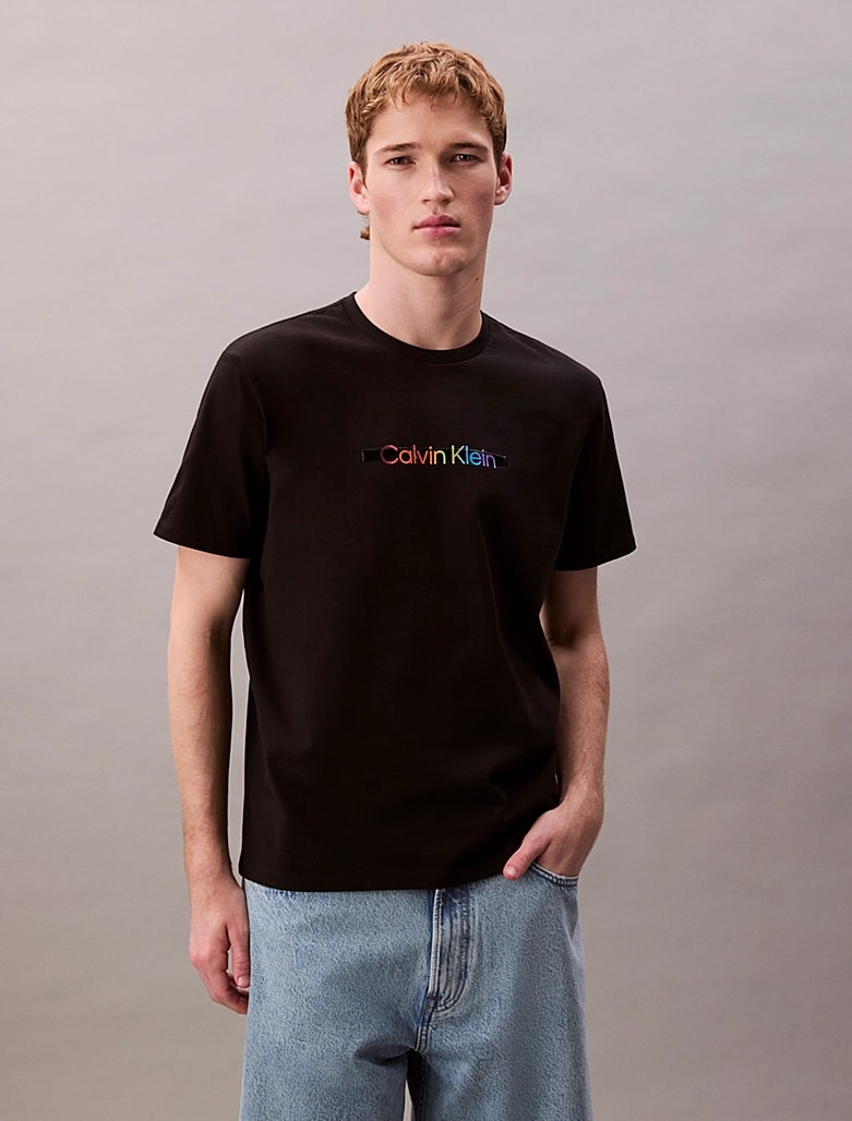 Calvin Klein Siyah Erkek Gökkuşağı Logolu T-shirt