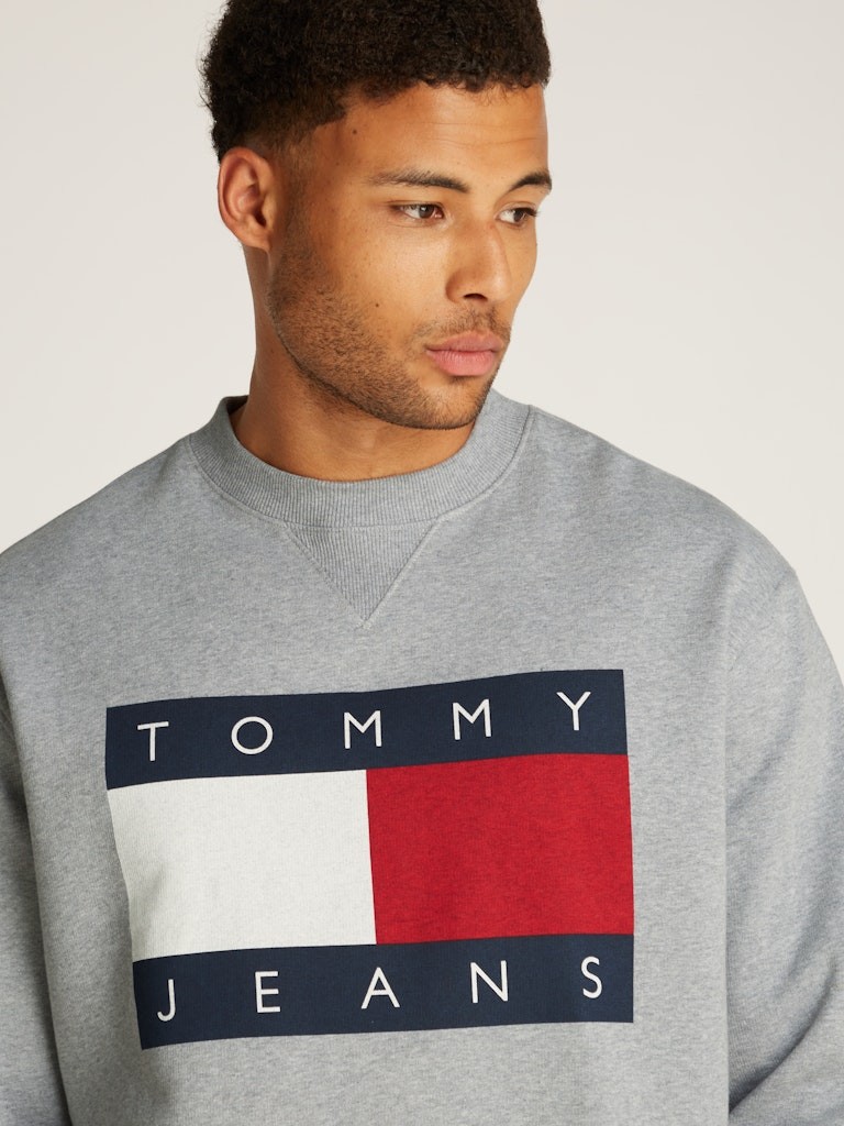 Tommy Jeans Melange Flag Crew Erkek Uzun Kollu Gri Sweatshirt - DM0DM21186P6N