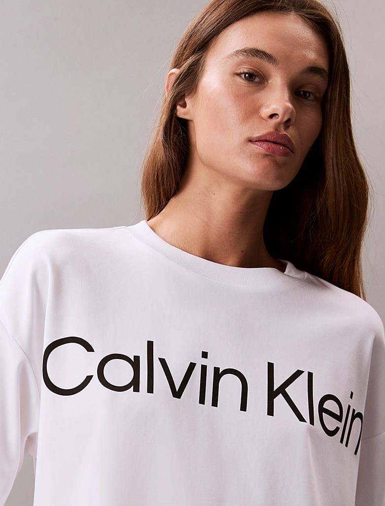 Calvin Klein Kadın Beyaz O Yaka Boxy T Shirt