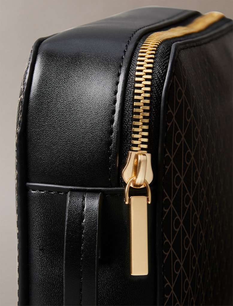 Calvin Klein Kadın Siyah Çapraz El Çantası