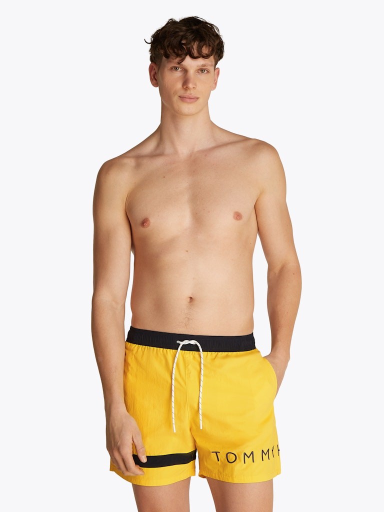 Tommy Hilfiger Sarı Erkek Deniz Şortu - UM0UM03541ZGY