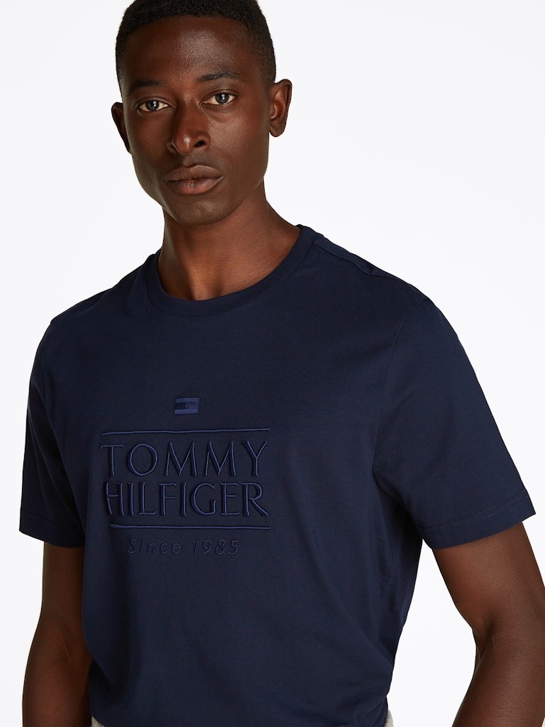 Tommy Hilfiger Rejeneratif Pamuk Lacivert Erkek Kısa Kollu T-Shirt - MW0MW38620DW5