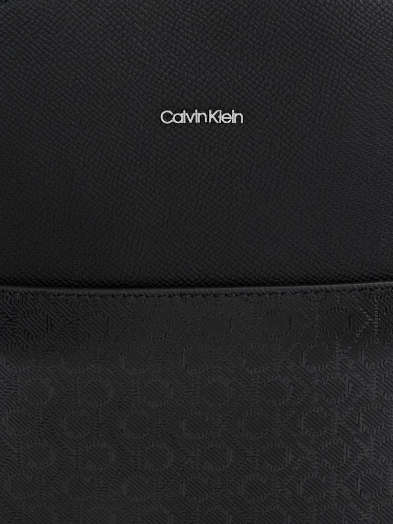 Calvin Klein Kadın Must Dome Siyah Sırt Çantası - K60K6128880GJ