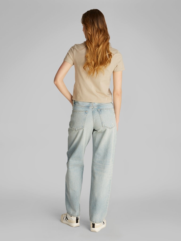 Calvin Klein Rejeneratif Pamuk Vizon Kadın Kısa Kollu T-Shirt - J20J225524PF0