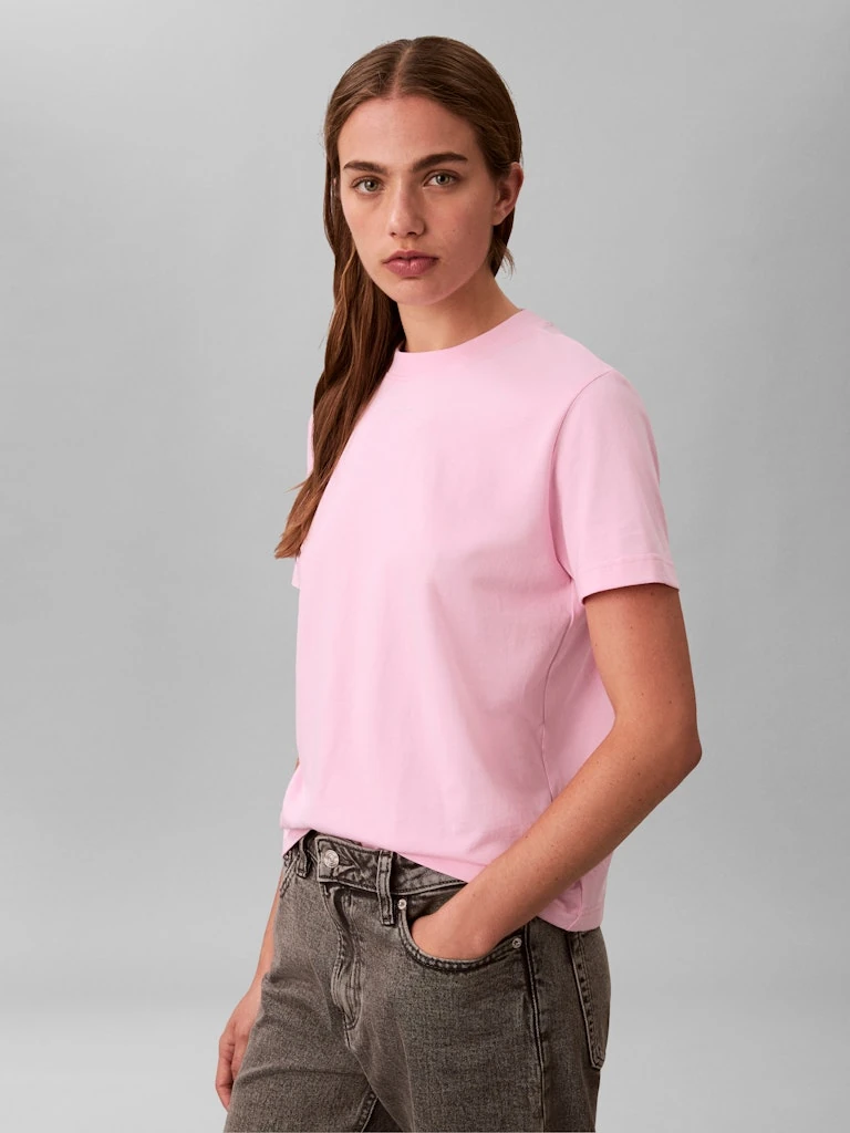 Calvin Klein Kadın Pempe Pamuk O Yaka Kısa Kolu T-Shirt
