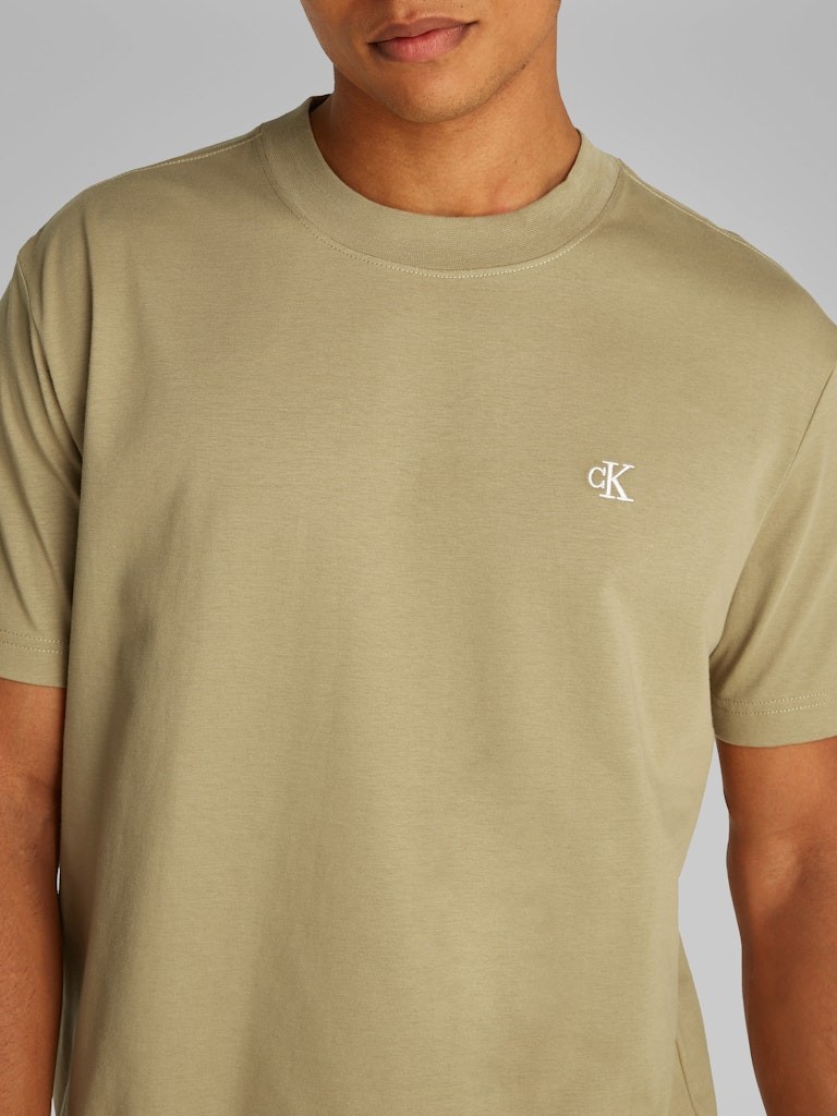 Calvin Klein Rejeneratif Pamuk Kahverengirengi Erkek Kısa Kollu T-Shirt - J30J327473HI0
