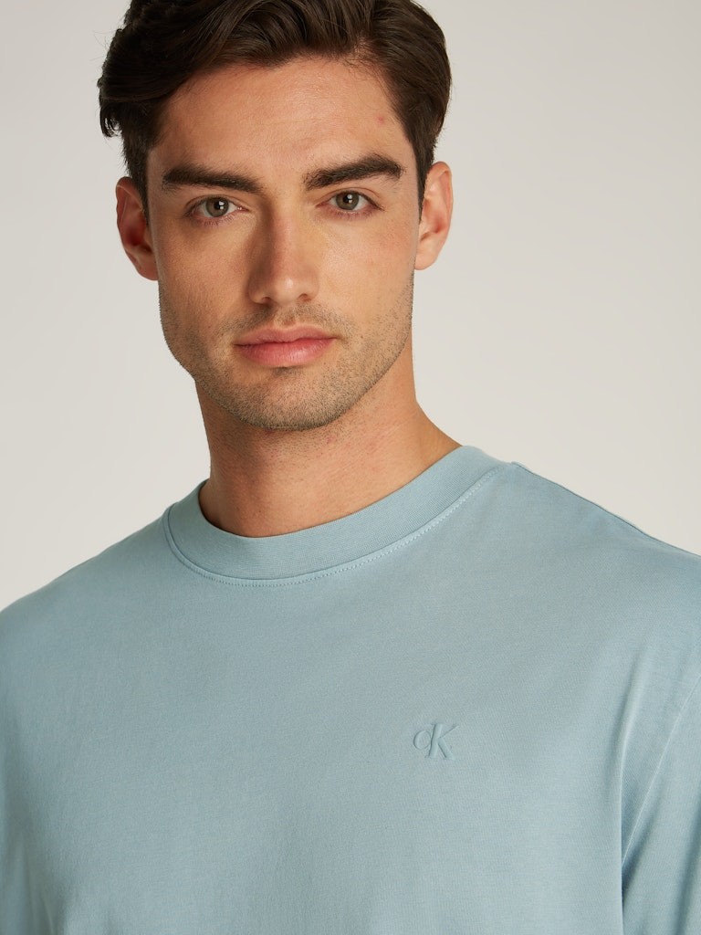 Calvin Klein Rejeneratif Pamuk Gri Erkek Kısa Kollu T-Shirt - J30J327078PC2