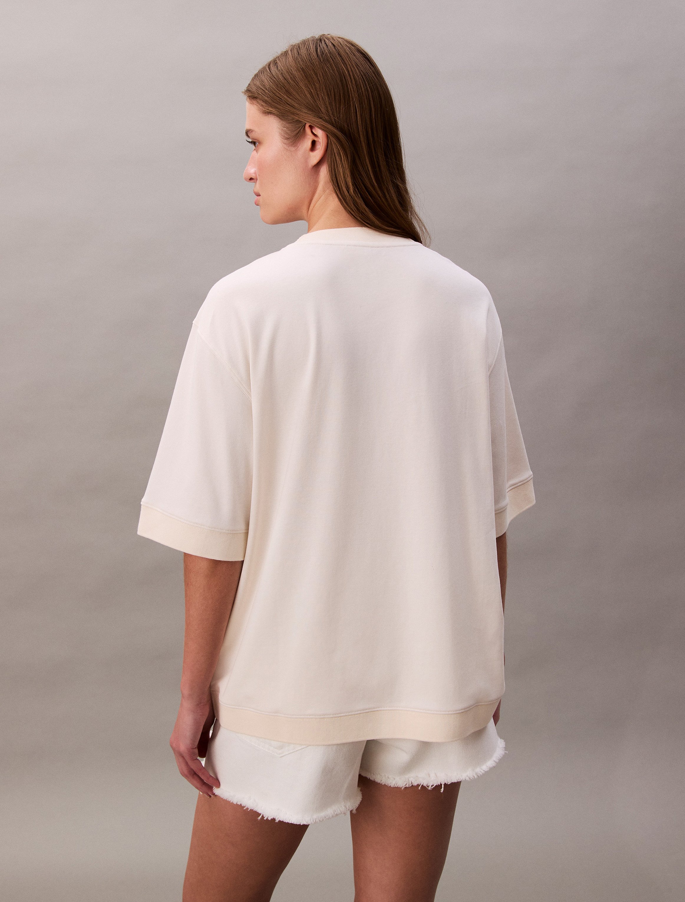 Calvin Klein Kadın Beyaz O Yaka Boyfriend T Shirt