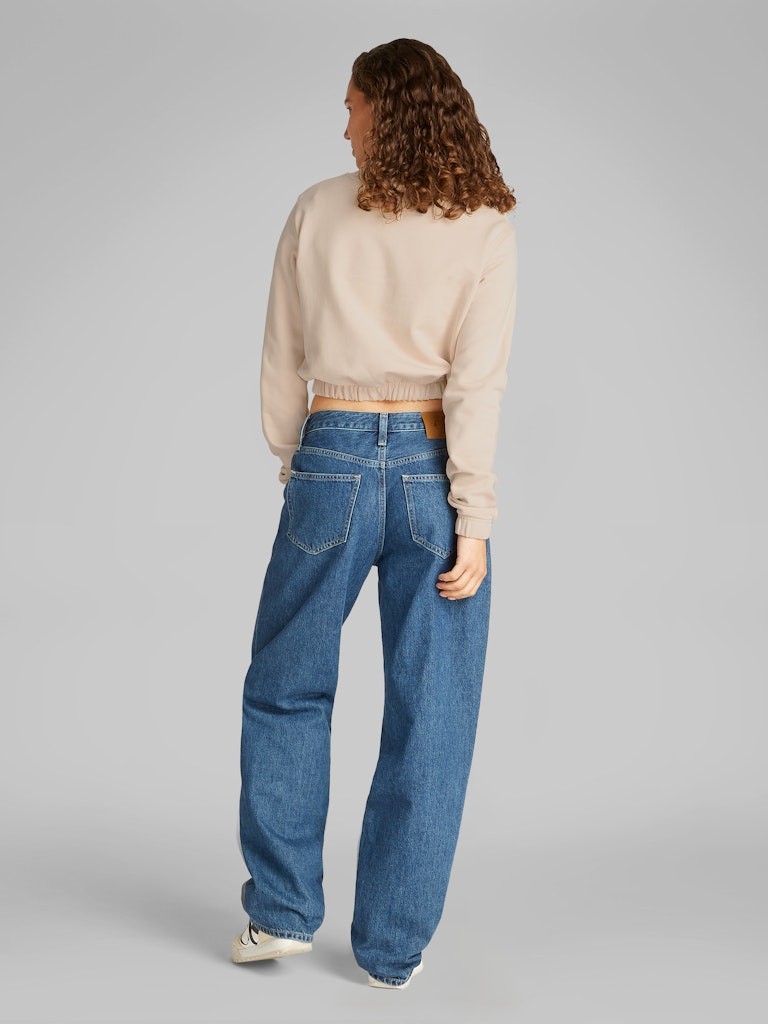 Calvin Klein Rejeneratif Pamuk Bej Kadın O Yaka Sweatshirts - J20J225363AEA