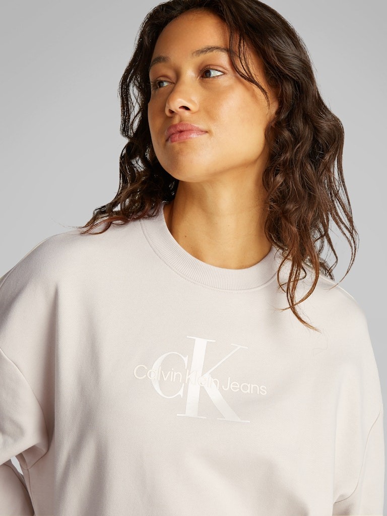Calvin Klein Jeans Ekru Kadın Bisiklet Rahat Baskılı Sweatshirt - J20J224724PDH