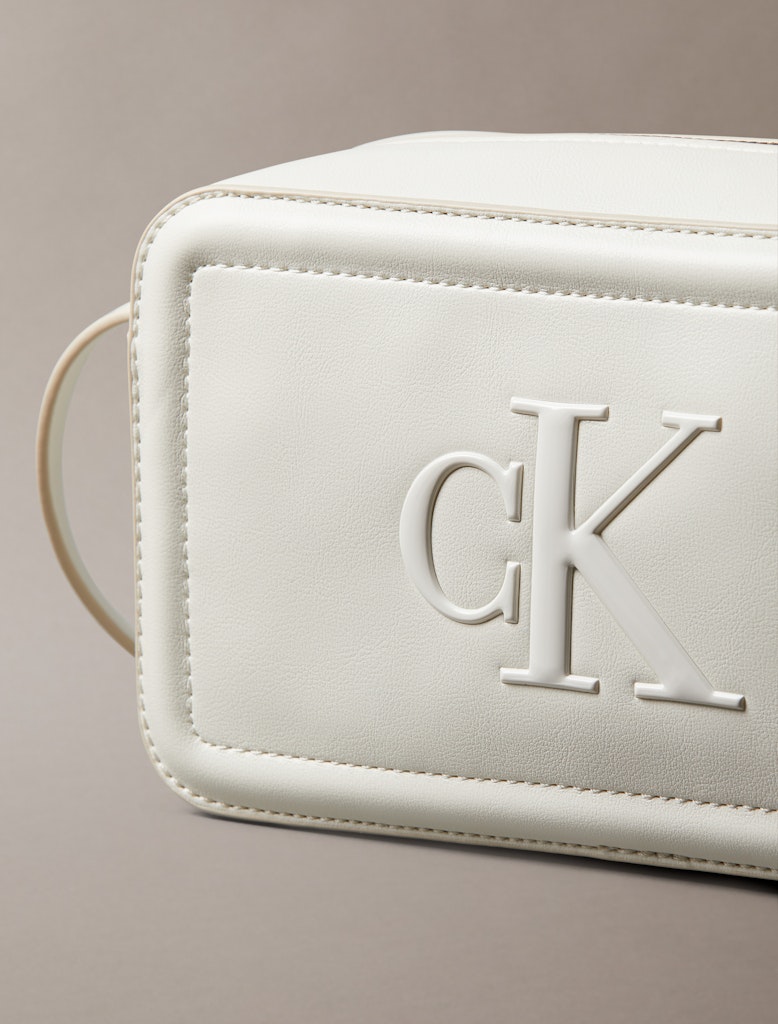 Calvin Klein Kadın Beyaz Çapraz El Çantası