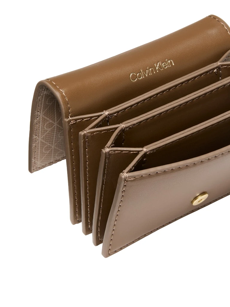 Calvin Klein Kadın 2'ye Katlanan Cüzdan