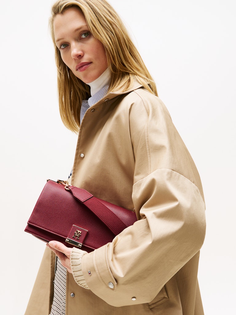 Tommy Hilfiger Kadın Bordo  Çapraz  El Çantası