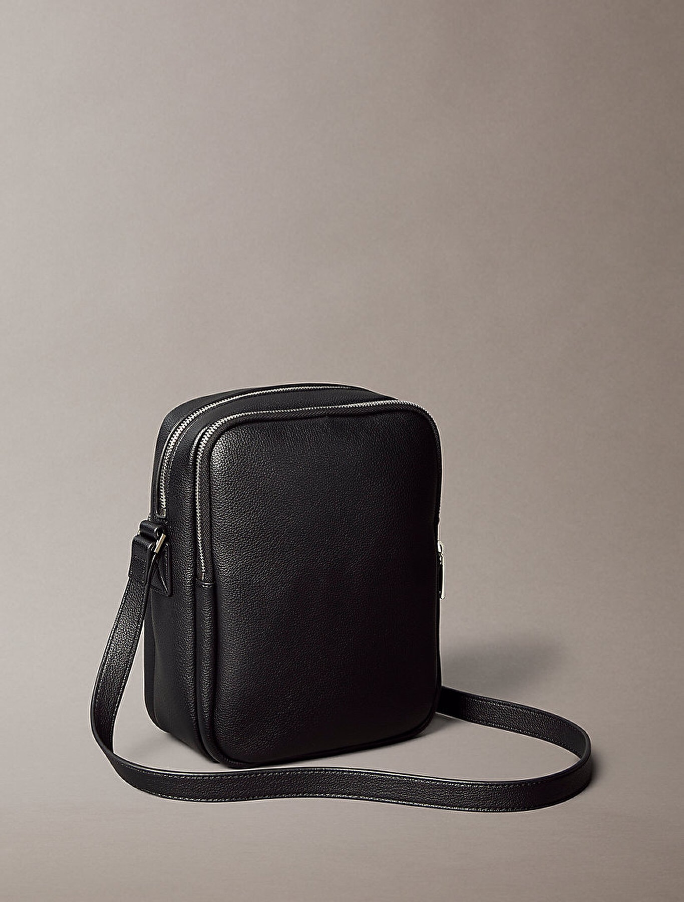 Calvin Klein Erkek Siyah Micro Pebble Çapraz Çanta