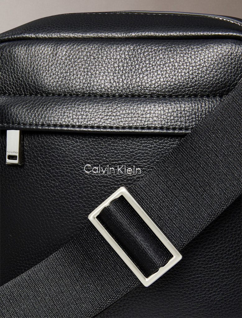 Calvin Klein Erkek Siyah Çapraz El Çantası