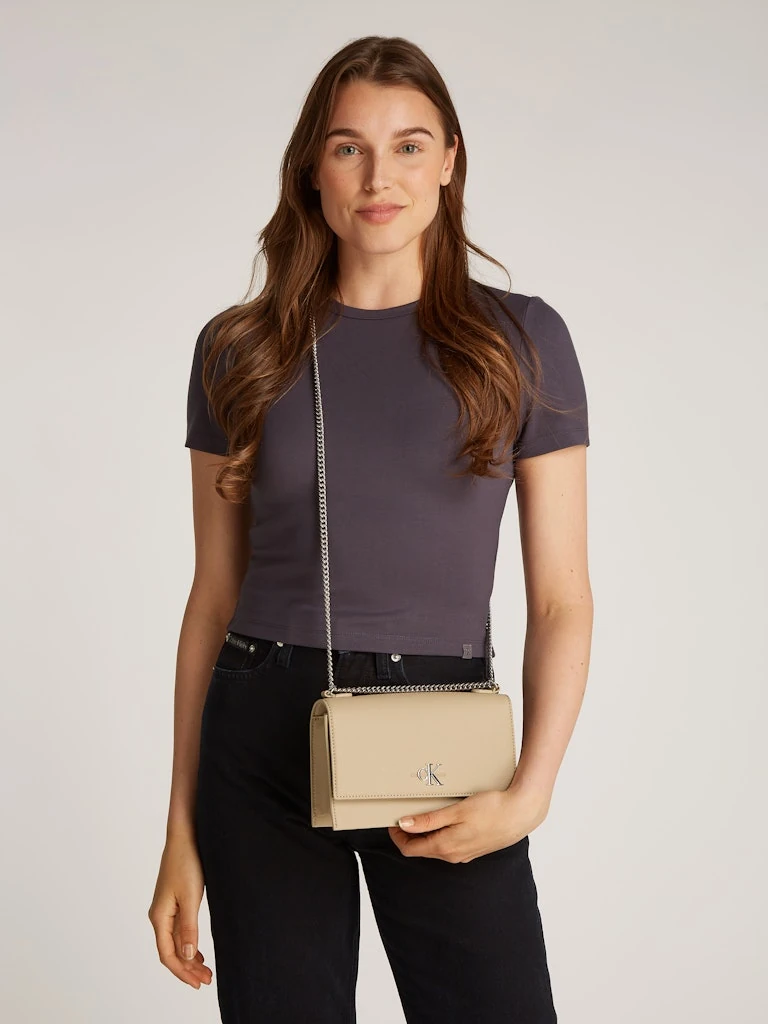 MINIMAL MONOGRAM EW FLAP21