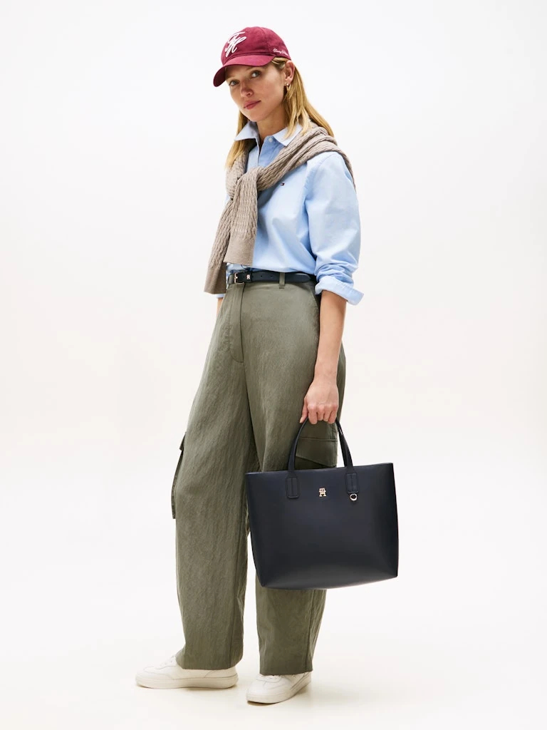 Tommy Hilfiger Kadın Lacivert Omuz El Çantası