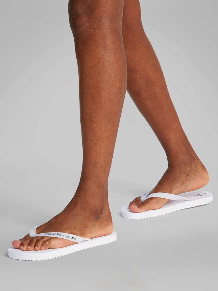 Calvin Klein Beyaz Erkek Parmak Arası Terlik - YM0YM0126701W