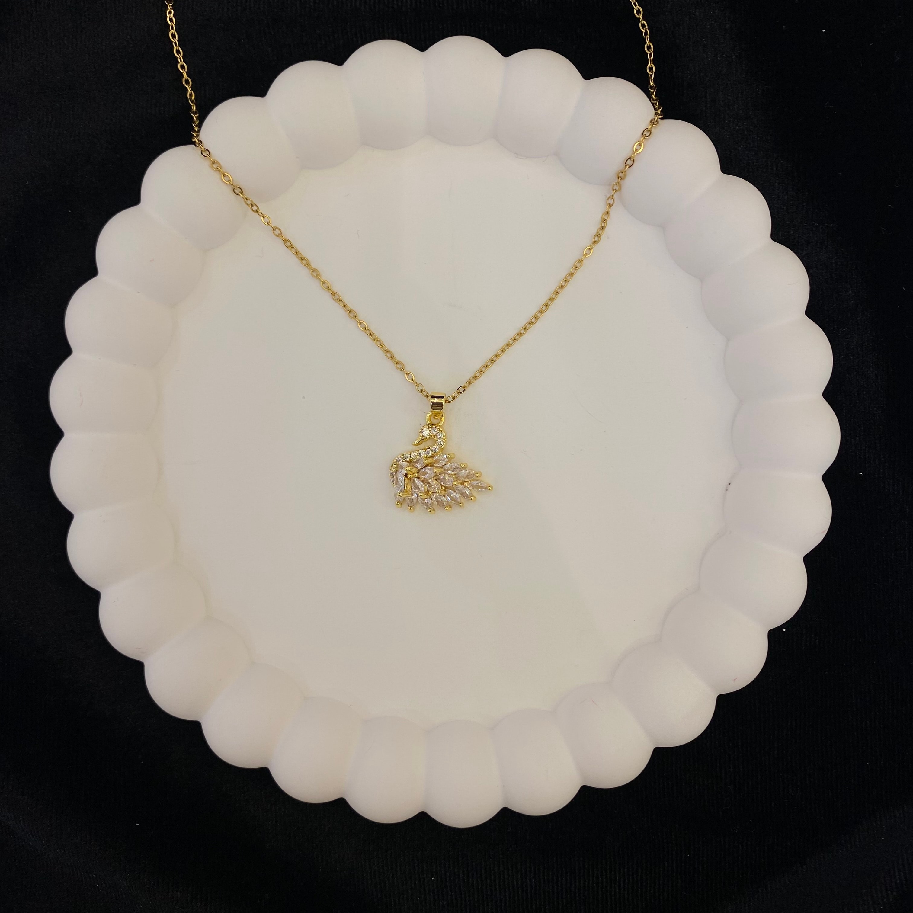 Gold Kuğu Çelik Kolye
